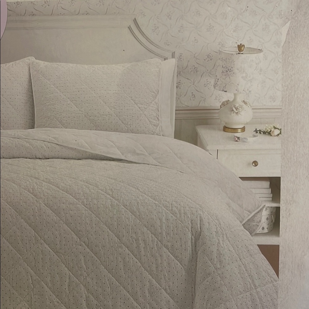 Elegant Eyelet Floral Embroidered Quilted Bedding Set